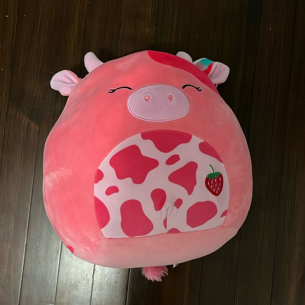 Squishmallow calynda strawberry cow